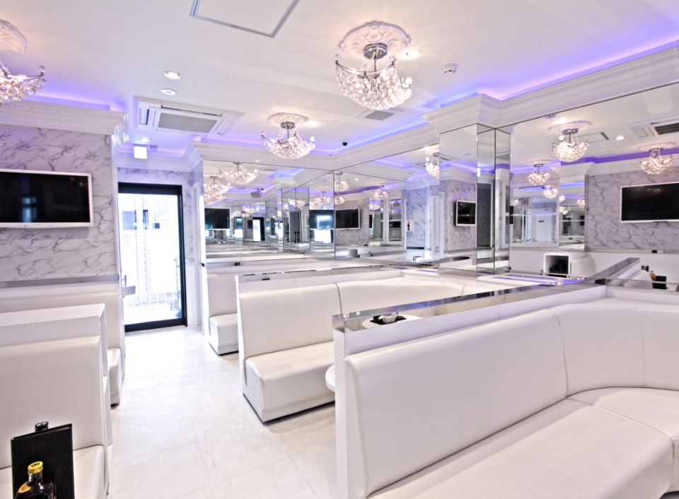 Mrs.J 津の店内画像