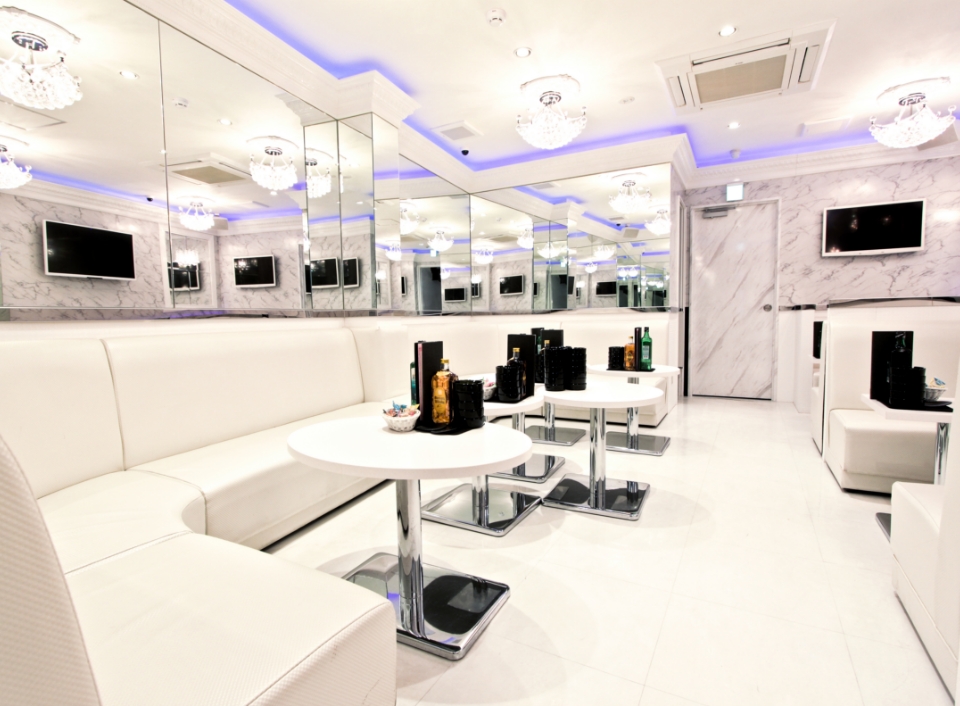 Mrs.J 津の店内画像